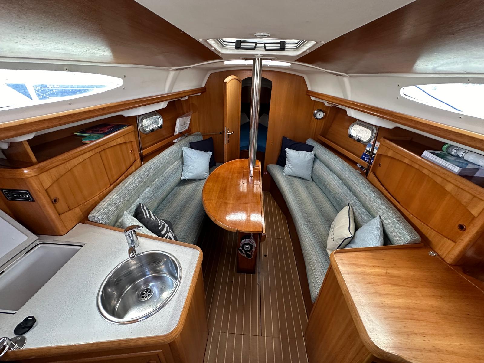 saloon